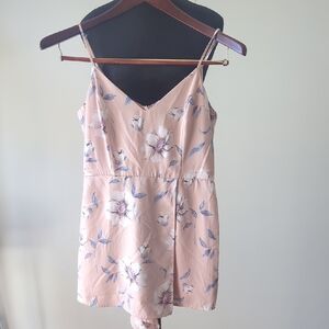 Lulu's Blush Floral Romper Size Small